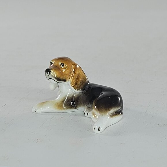 Vintage Miniature Bone China Beagle Dog Figurine Lying Down - Picture 5 of 8